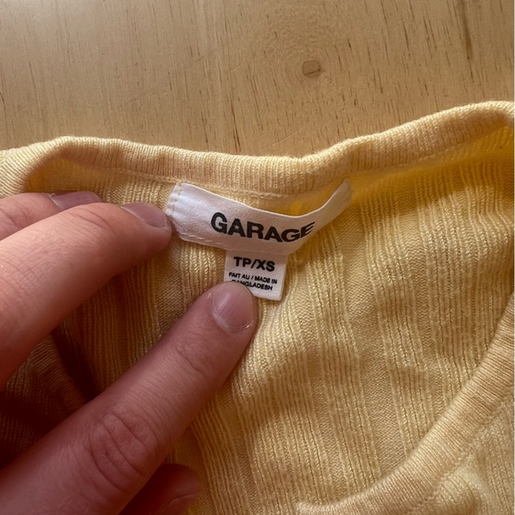 GARAGE button down yellow long sleeve crop top - Picture 3 of 4